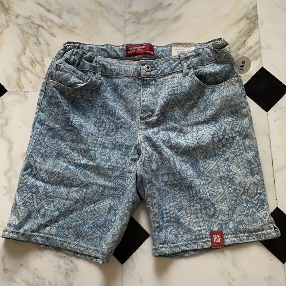 Arizona Jean Co. Plus Size Patterned Bermuda Shorts NWT